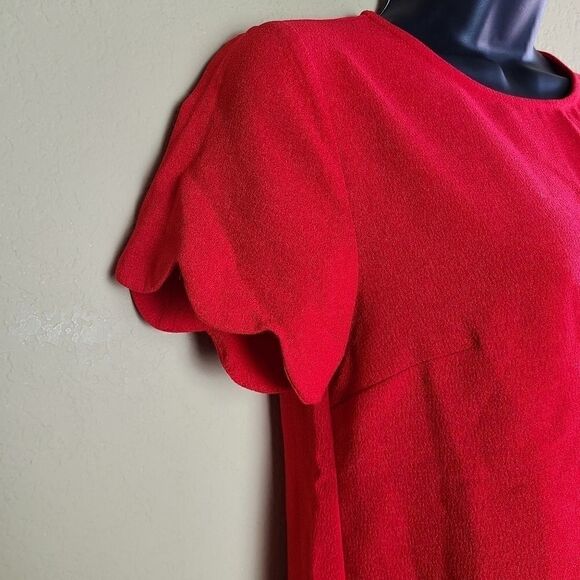 Monteau Scalloped Top   - Picture 2 of 7